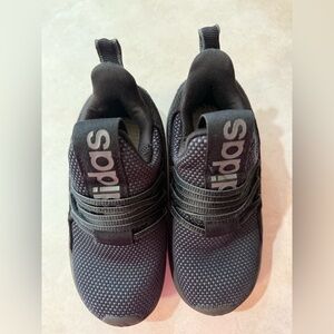 Adidas lite racer adapt 7.0. Boys size 9.5